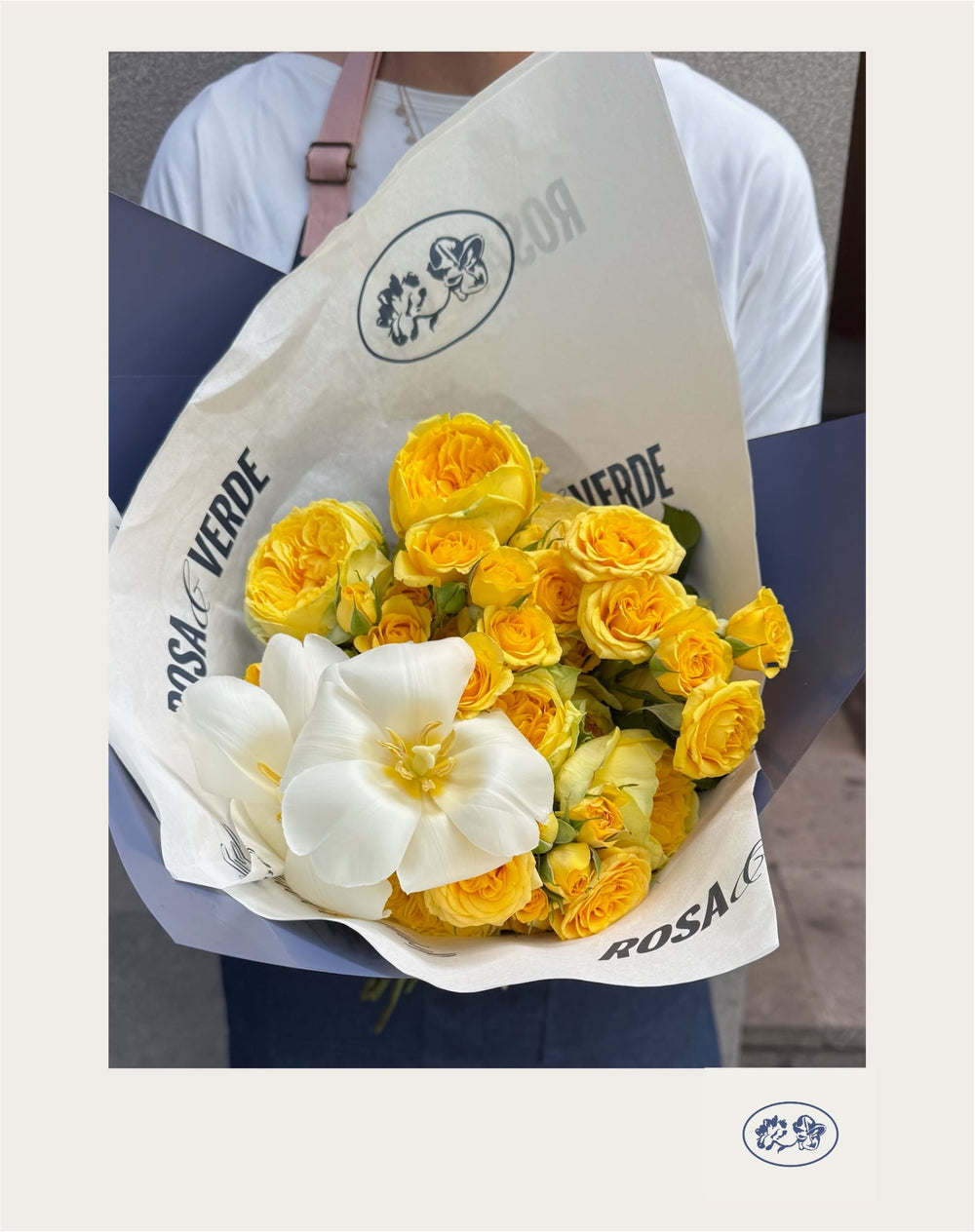 Bouquet Carlota en tonos amarillos con mini rosas, rosas inglesas y tulipanes