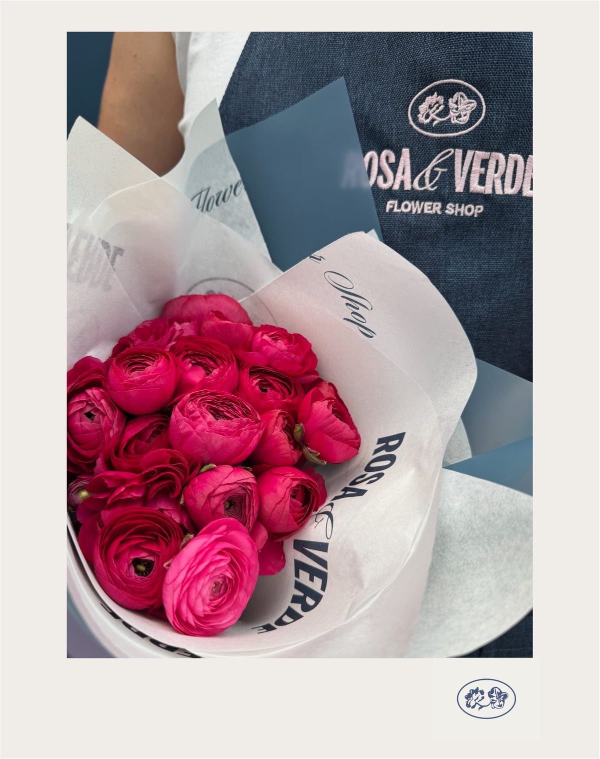 Bouquet Karla de ranúnculos premium de temporada